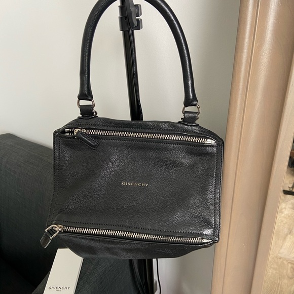SOLD ELSEWHERE Givenchy Pandora Black *authentic* - Picture 2 of 9